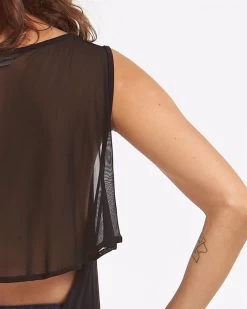 Socialight X Amelius Dynamic Tee -Madam Clothing Store 3d4f26878f647b3eec80c24fc88b9fa3