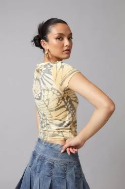 Factorie Fitted Graphic Tee Yellow -Madam Clothing Store 3e156a6e54cee7c2d4d01547af76afeb