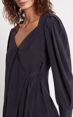 Sass & Bide Women's The Ambience Tops - Navy -Madam Clothing Store 7914a4ca ac43 4719 9b4f 2eba63b71129