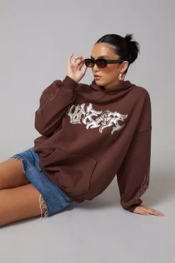 Factorie Trophy Graphic Slouchy Hoodie Burgundy