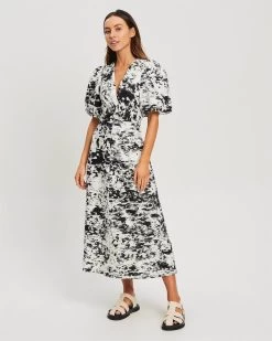 WILLA Women's Vista Knot Dress - Abstract Black & White Sintra 12 WILLA Women's Vista Knot Dress - Abstract Black & White Sintra -Madam Clothing Store a9aca9fbd30e1a005c7fc278116af92c