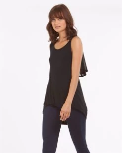 Socialight X Amelius Dynamic Tee -Madam Clothing Store c17b92aa469e4a7f9705e69277212406