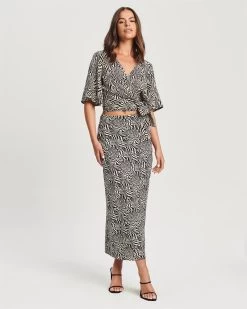 TUSSAH Women's Carin Blouse - Black And White Zebra -Madam Clothing Store c906052f3fe3d840da42869c041af7e2