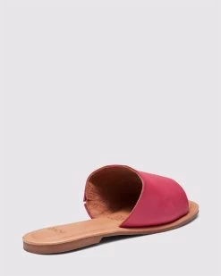 Novo SQUEEZE Womens Thongs In Magenta -Madam Clothing Store cae445ad5822c43fcd0e5f8d32d4cbe0