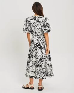 WILLA Women's Vista Knot Dress - Abstract Black & White Sintra 10 WILLA Women's Vista Knot Dress - Abstract Black & White Sintra -Madam Clothing Store cbe44fc1d395f28fcd4568625be0c021